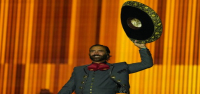 Alejandro Fernández mantiene viva la memoria de su padre en el festival Arre