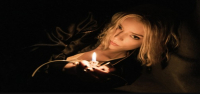 Anya Taylor-Joy aparece ensangrentada y luchando en el thriller policíaco de Apple TV, 'Lucky'.