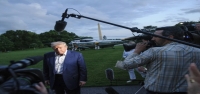 Trump amenaza con un arancel del 100% a las películas extranjeras y afirma que la industria cinematográfica estadounidense está muriendo.