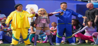Shakira, Madonna y muchos Muppets suben al escenario de la Copa del Mundo, junto con BTS y Bieber.