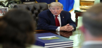 El nuevo libro de Trump, "Cambio de régimen", ha vendido 300.000 ejemplares, y se están imprimiendo más, según informa la editorial.