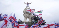 Políticos británicos condenan los comentarios de Elon Musk en marcha antiinmigrantes