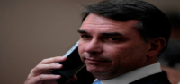 Flávio Bolsonaro rechaza haber cometido irregularidades tras pedirle millones a banquero
