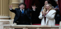 Milei, presidente de Argentina, restablece el acceso de la prensa a la presidencia tras la polémica generada por la prohibición.