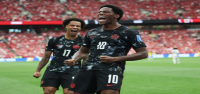 El triplete de Jonathan David impulsa a Canadá a su primera victoria en una Copa del Mundo, 6-0 sobre Qatar.