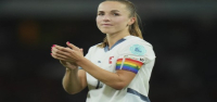Los brazaletes arcoíris generan división de opiniones en la Eurocopa 2025