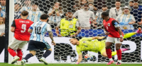 Lionel Messi se convierte en el máximo goleador de la historia de los Mundiales con dos goles más para Argentina.