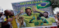 Neymar fue convocado para la selección brasileña para el Mundial a pesar de las dudas sobre su estado físico.