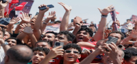 La selección egipcia de fútbol recibe una cálida bienvenida a casa tras su derrota en el Mundial.