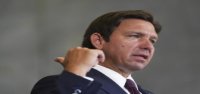 DeSantis anuncia planes para un segundo centro de detención de inmigrantes denominado 'Depósito de Deportación'