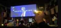 El gobernador de Utah dice que el motivo del tiroteo en Kirk aún no está claro, pero el sospechoso estaba a la izquierda.