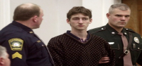 Hombre que asesinó a profesores de Dartmouth a los 17 años solicita una reducción de su condena.