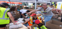 La ayuda para el terremoto sigue llegando desde Florida a Venezuela, mientras los voluntarios se unen para ayudar en la recuperación.