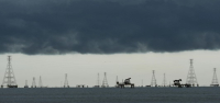 Venezuela afirma tener 300 mil millones de barriles de petróleo en el subsuelo. Pero los expertos dicen que esa cifra es exagerada.