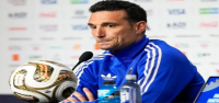 El seleccionador argentino, Lionel Scaloni, abre la puerta a una posible extensión de contrato y se prepara para la despedida de Messi.