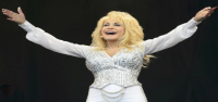 Dolly Parton construyó un mundo mejor, con diamantes de imitación y canciones.