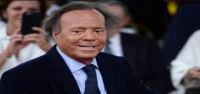 Julio Iglesias niega acusaciones de abuso sexual y dice que son “absolutamente falsas”