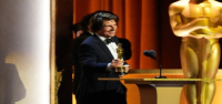 Tom Cruise finalmente recibe su merecido premio Oscar con un galardón a la trayectoria en los Premios Governors.