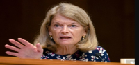 La confirmación de Blanche como fiscal general está en duda, ya que la senadora republicana Murkowski se opone a su nominación.