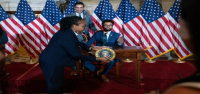 Trump se niega a promulgar la ley bipartidista de vivienda. ¿Qué significa esto para los compradores y arrendatarios de viviendas?