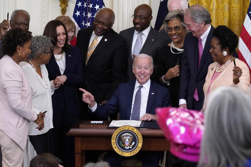 Biden promulga