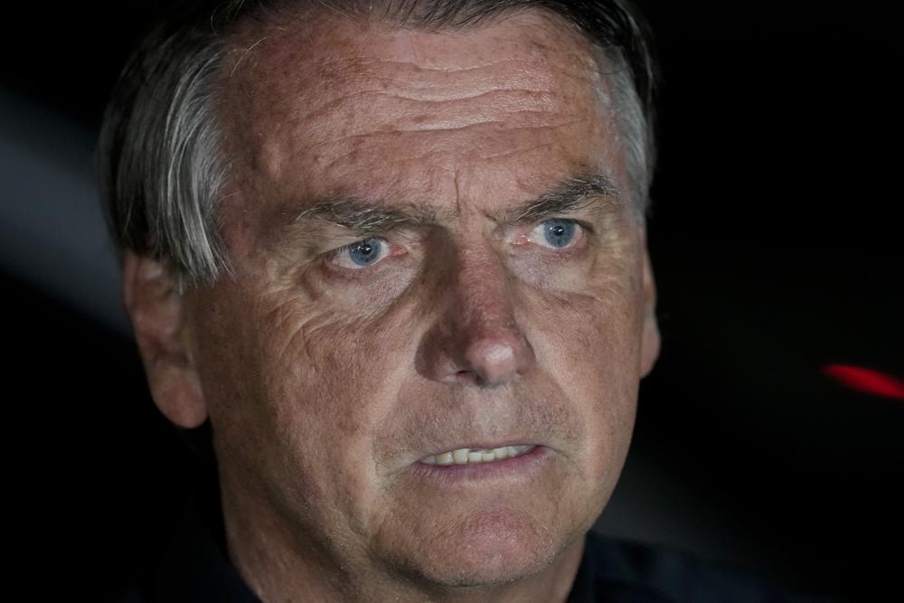 Bolsonaro supera