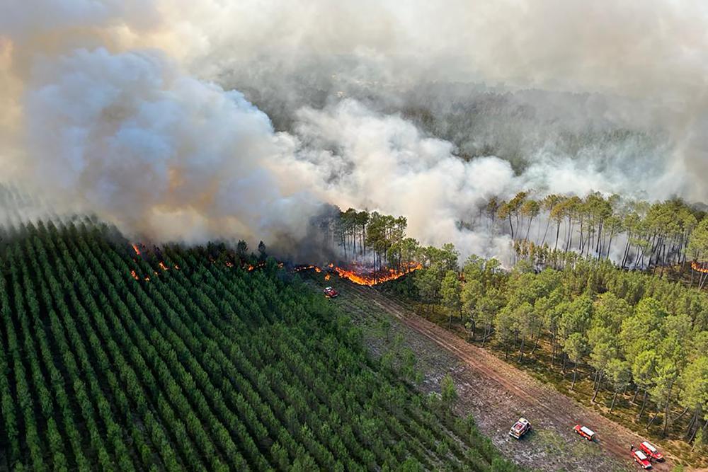 Incendios azotan