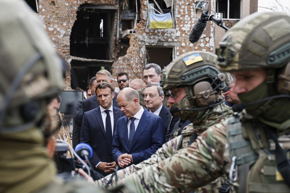 Macron visita