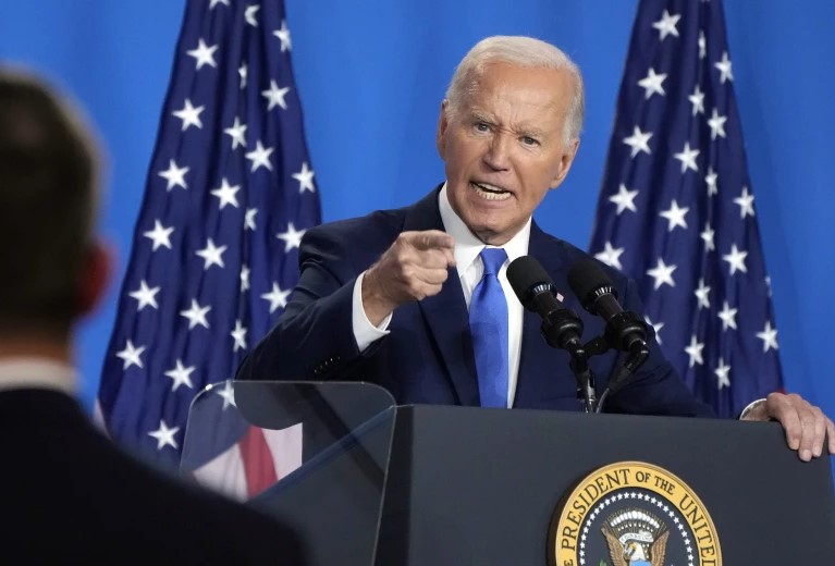 Biden confunde