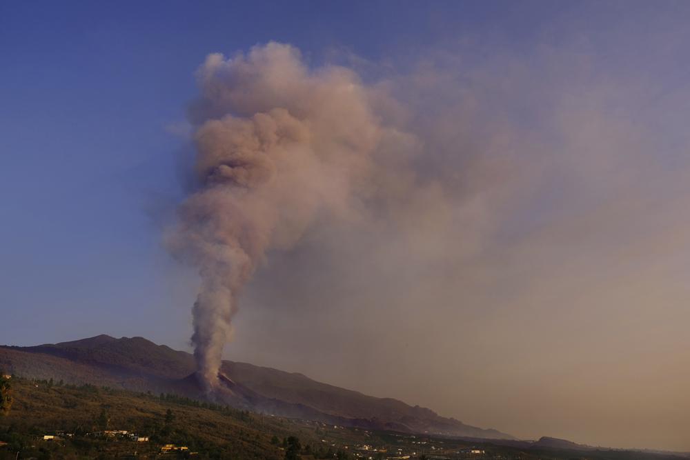 Volcan expulsa mas