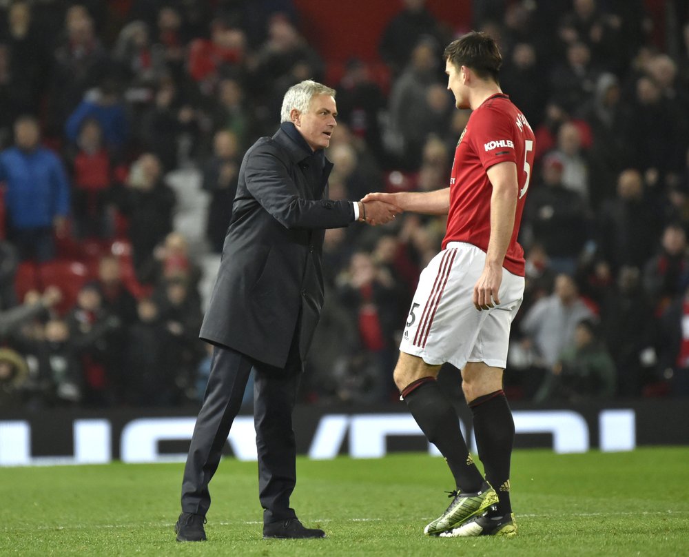 mourinho cae en old trafford