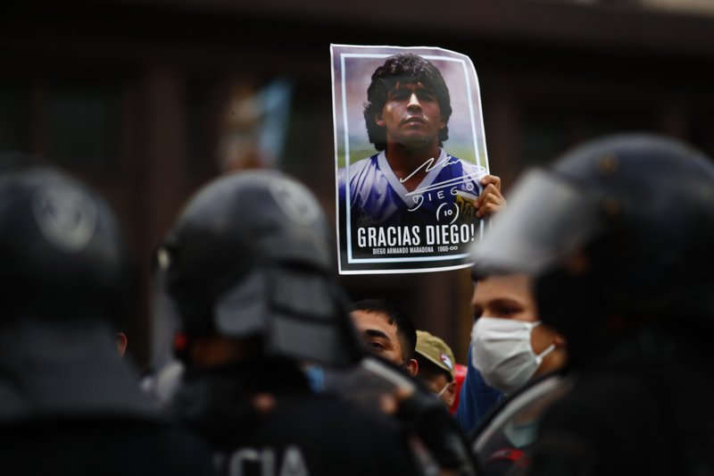 Argentina empieza a despedir a Maradona