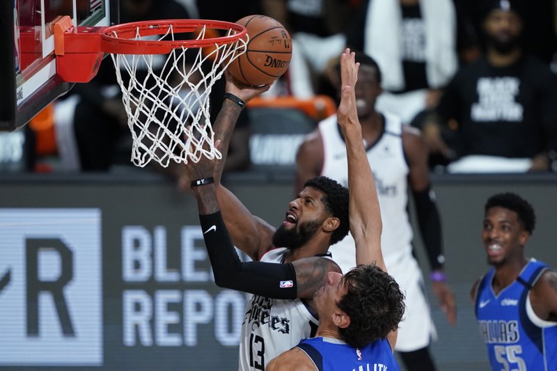 Clippers apabullan a Mavs y están arriba por 3-2