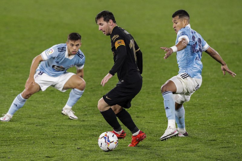 Con destellos de Messi y Fati, Barcelona golea 3-0 a Celta