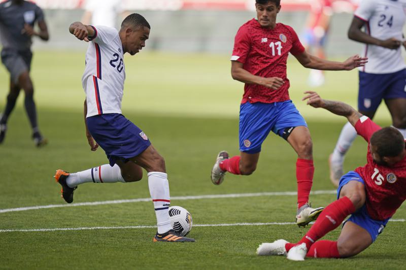 Costa Rica despide al seleccionador tras goleada 4-0 de EEUU