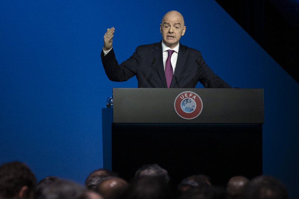 FIFA trata de ser flexible para completar temporadas