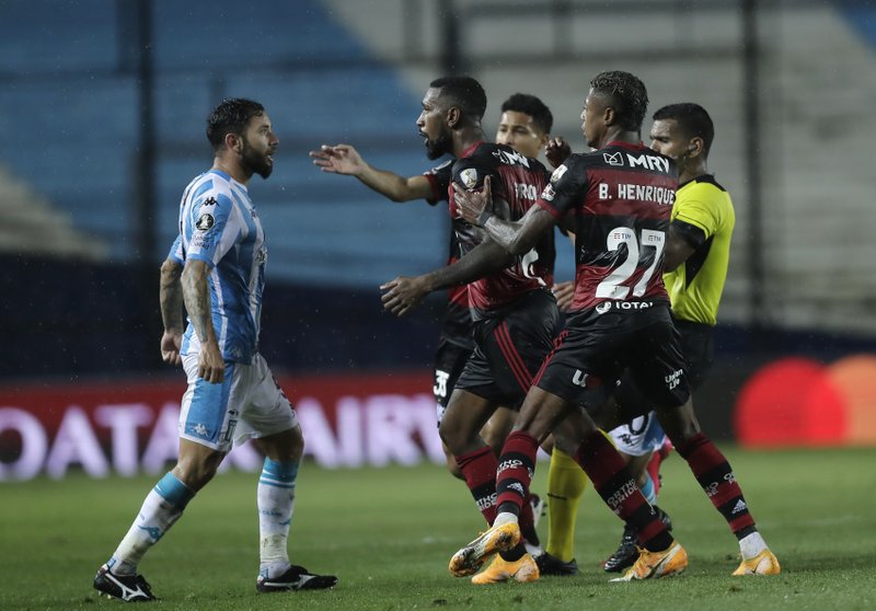 Flamengo, River Plate y Santos salen indemnes de visitantes