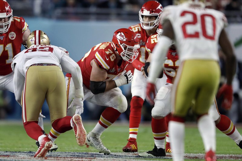 Jugador de Chiefs ejerce otra profesión: médico en pandemia