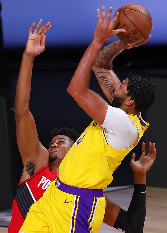 Lakers responden y empatan serie con Blazers