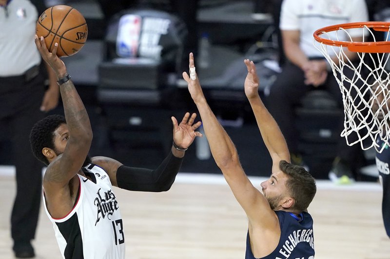 Los Clippers afianzan el segundo puesto al vencer a los Mavs