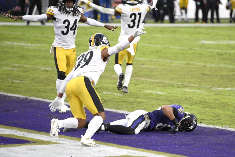 Steelers conservan marca invicta sin dar su mejor juego