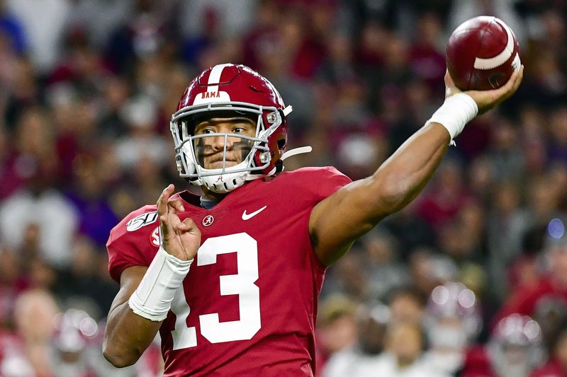 El zurdo Tagovailoa, una rareza entre quarterbacks de NFL