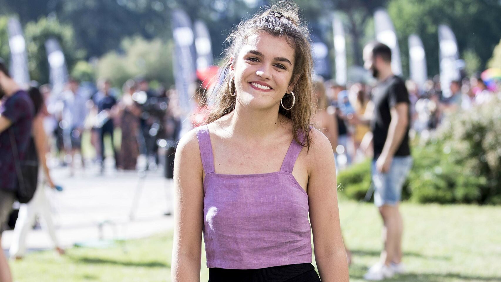 Amaia Y Diego Ibanez Comparten Apasionados Besos En Madrid