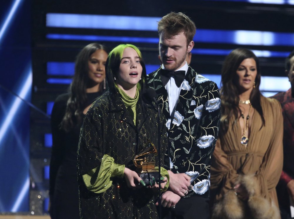 Cosas de familia: Billie Eilish, Finneas arrasan en Grammys