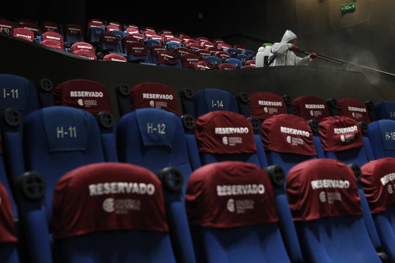 México reabre sus cines y llegan los primeros valientes