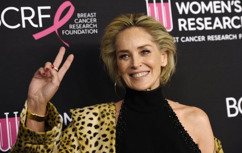 Sharon Stone critica falta de pruebas de COVID-19 en Montana
