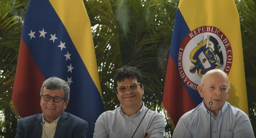 Colombia suspende