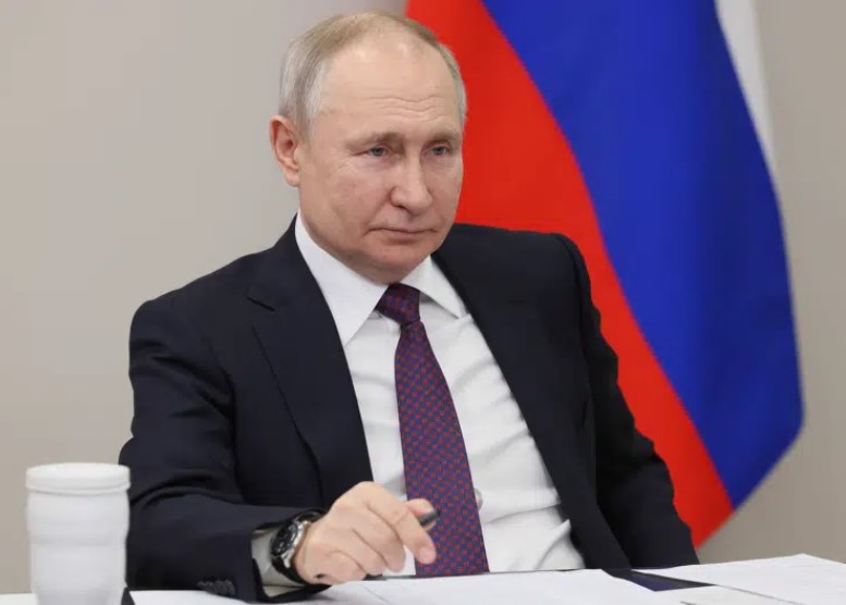 Putin niega