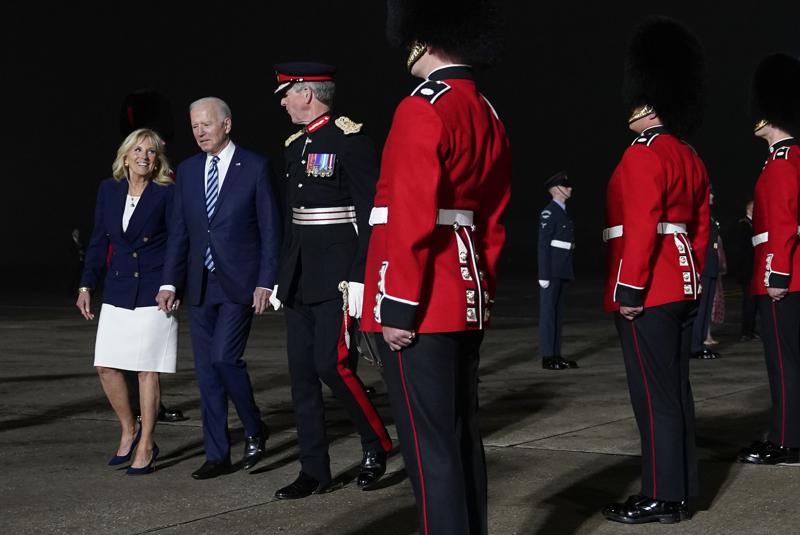 Biden exhortará a donar vacunas en el G7