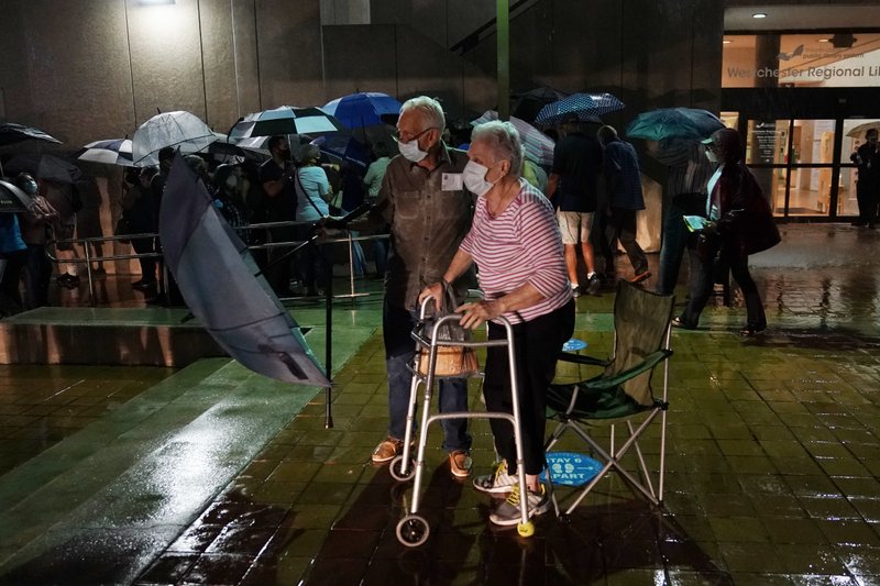 Comienzan a votar en persona en Florida, estado crucial